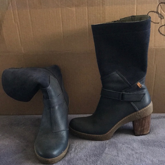 Mid Calf Navy boot with heel. Almost new! - Picture 3 of 3
